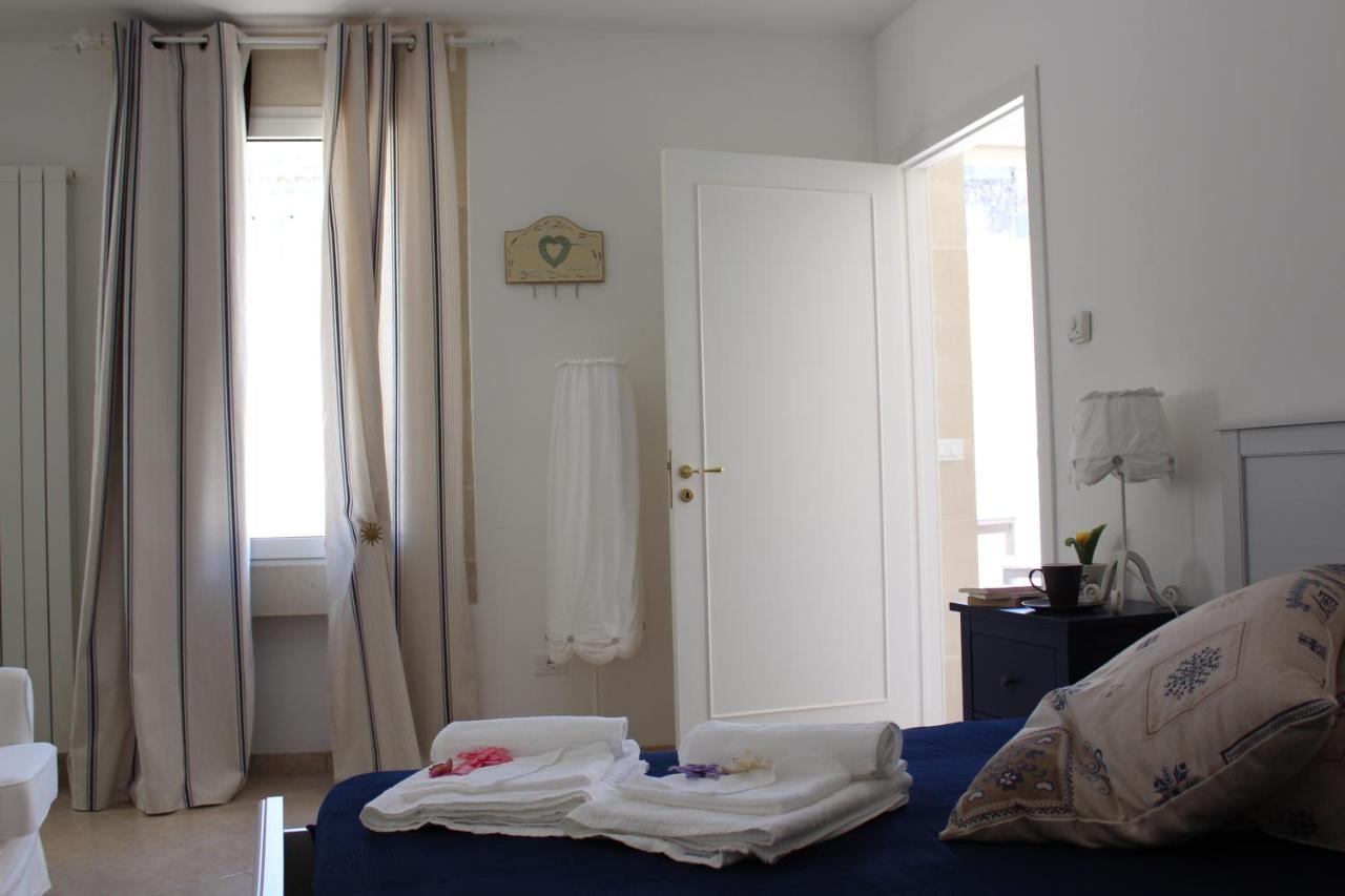Book And Bed Bed & Breakfast Maglie Exterior foto