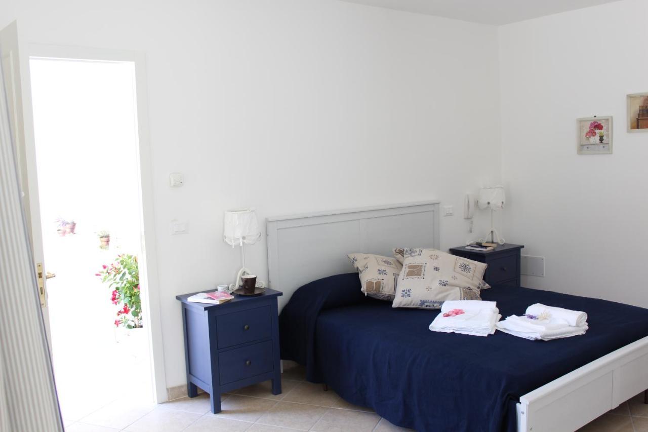 Book And Bed Bed & Breakfast Maglie Exterior foto