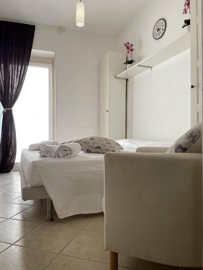 Book And Bed Bed & Breakfast Maglie Exterior foto
