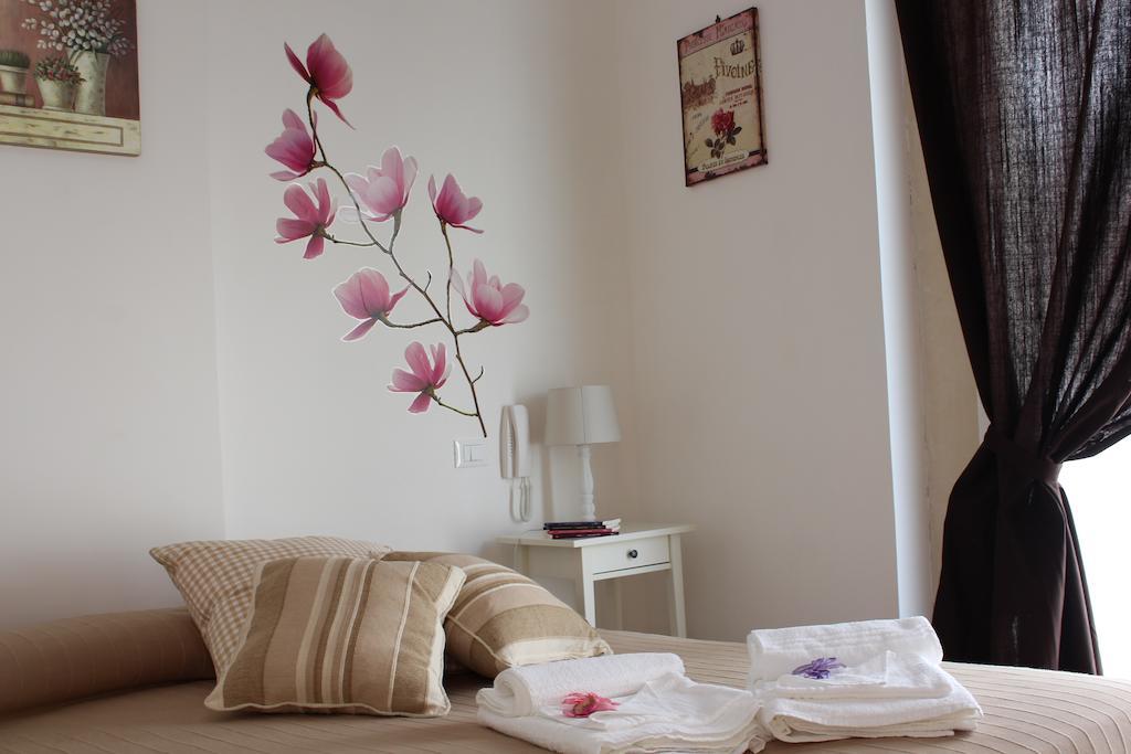 Book And Bed Bed & Breakfast Maglie Exterior foto