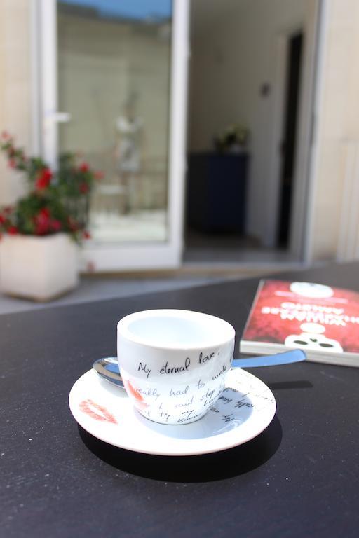 Book And Bed Bed & Breakfast Maglie Exterior foto